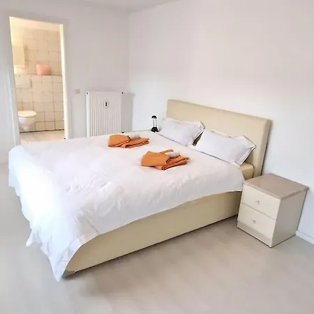 דירה Luna City-apartment 80qm 2 2 Baeder 20km Messe Airport *