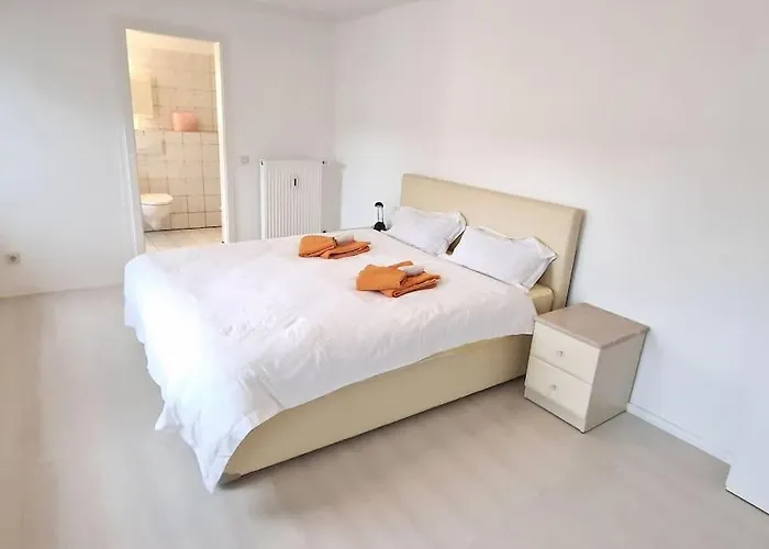 Apartamento Luna City-apartment 80qm 2 2 Baeder 20km Messe Airport *